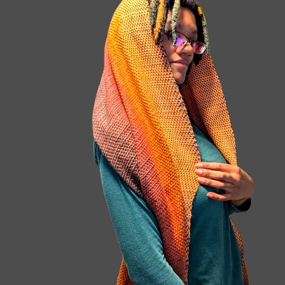 Handwoven XL Cotton Wrap – Sunset Hues - Picture 7 of 7